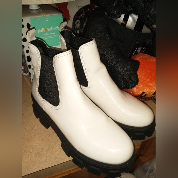 Ladies boots - Picture 4 of 6